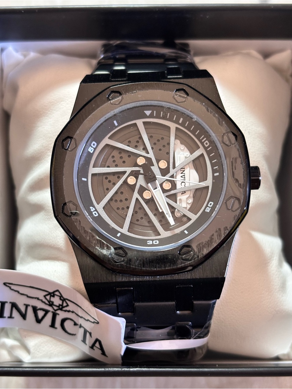 70037 - Invicta Speedway Rim Men's Watch - 42mm, Black (70037)